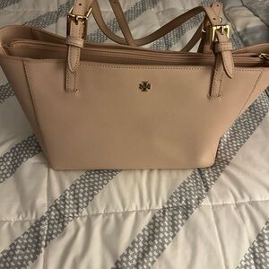 Tory Burch York Buckle Tote Bag in Light Pink/Blush Color